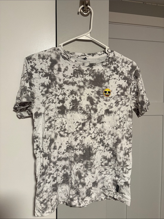 Other - Gray Tie-Dye Short Sleeve Crewneck T-Shirt with Sunglasses Emoji Patch